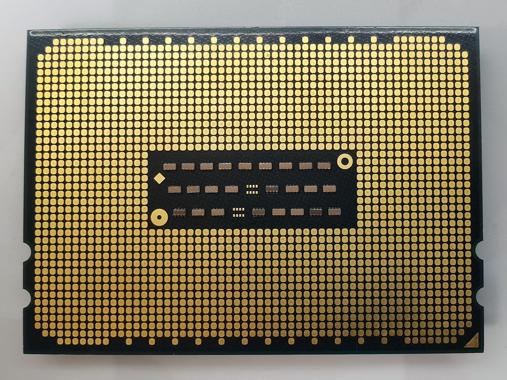 AMD Opteron 6281 反面