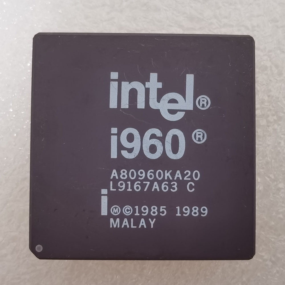 Intel A80960KA20 正面