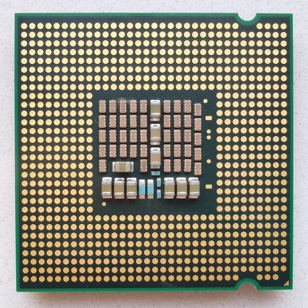 Intel Core 2 QUAD Q6600 反面