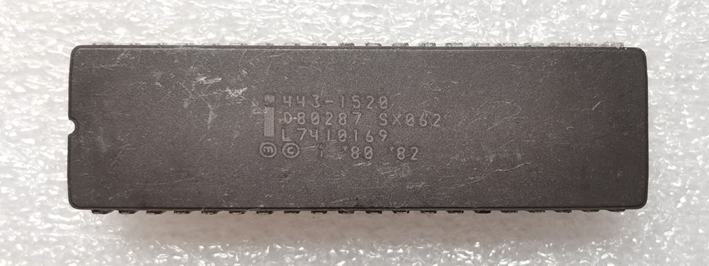 Intel D80287 正面