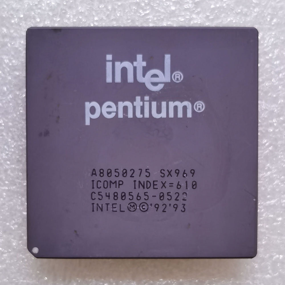 Intel Pentium A8050275 正面
