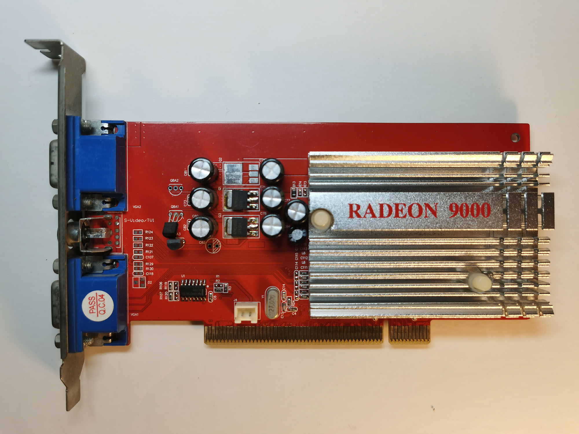 ATI Mobility Radeon 9000 正面